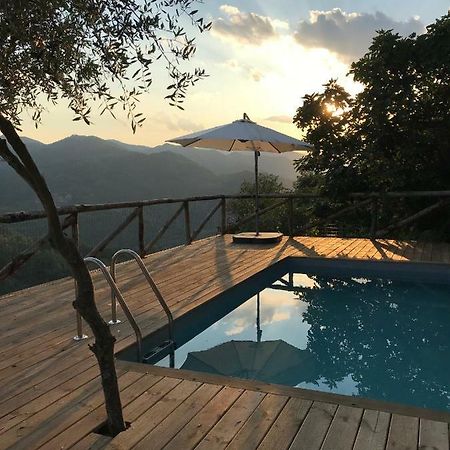 バーニ・ディ・ルッカ Piscina Con Vistaヴィラ エクステリア 写真